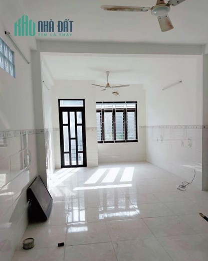 Bán nhà Lê Trọng Tấn 44m2 4tang HXH thông, gần Aeon Tân Phú , 5 tỷ nhỉnh 0932030061