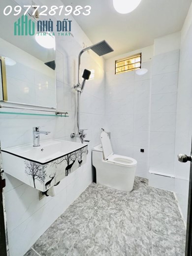 Cắt lỗ nhà mới SÁT KĐT Royal Park, xe tải, kinh doanh, giá 3.1 tỷ