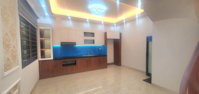 Bán nhà Ngô Gia Tự,Long Biên 51m2,4 tầng,Mt5.7m nhà mới đẹp nhỉnh 4 tỷ