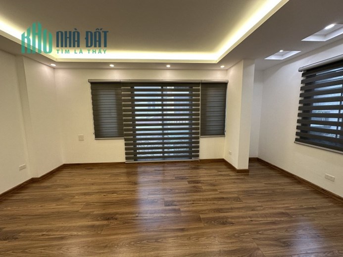 Bán nhà Ngô Gia Tự,Long Biên 51m2,4 tầng,Mt5.7m nhà mới đẹp nhỉnh 4 tỷ