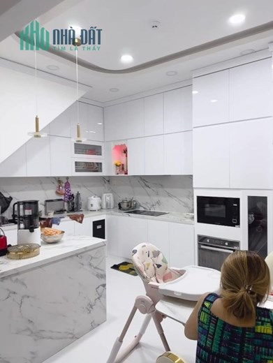 Bán nhà quận 10 phường 2 đường Lê Hồng Phong, 38m2, 2 tầng, 7 tỷ 5