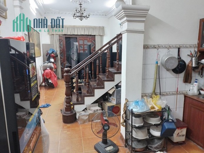 Bán nhà riêng Pháo Đài Láng 42m 4 tầng mặt tiền 4m nhà dân xây ở ngay gần phố nhỉnh 5 tỷ lh
