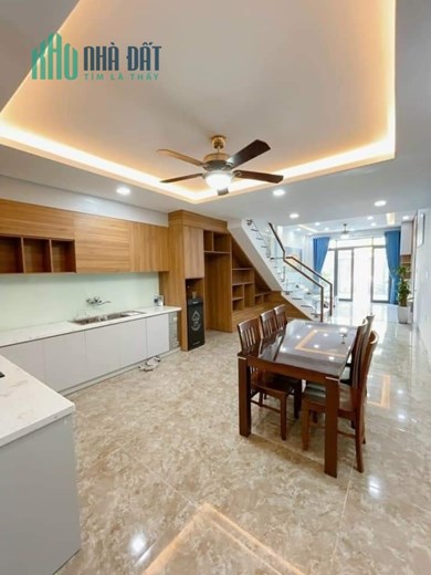 ► Mặt tiền đường 7.5 Đồng Trí gần Tôn Đức Thắng, như mới, 3 tầng, 3.x tỷ