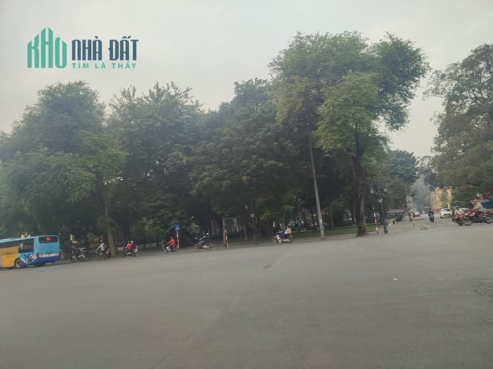 70M Tập Thể - Hộ Khẩu Tràng Tiền – Chạy bộ Hồ Gươm – Cực Hiếm – 7 Tỷ.