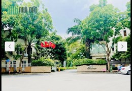 Bán Căn Biệt Thự Palm Qarden Việt Hưng 210m2 x 3 tầng, 4 phòng khép kín, mặt tiền bề thế, nội thất