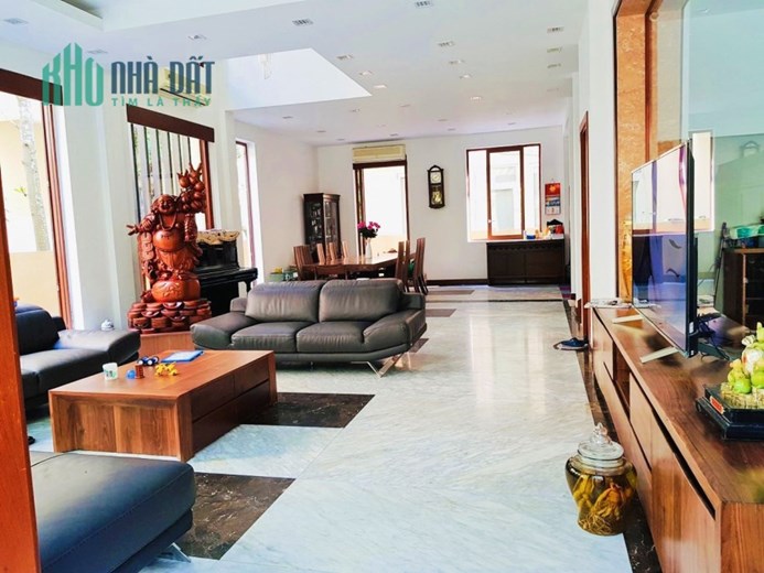Bán Căn Biệt Thự Palm Qarden Việt Hưng 210m2 x 3 tầng, 4 phòng khép kín, mặt tiền bề thế, nội thất