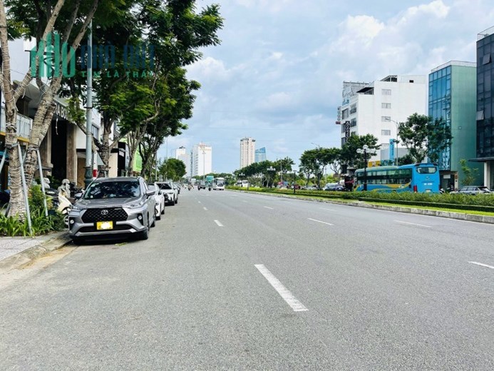 SỞ HỮU NHÀ 3 TẦNG ĐẸP - Ô TÔ ĐỖ CỬA – SÁT BIỂN MỸ KHÊ GIÁ RẺ NHÌ SƠN TRÀ