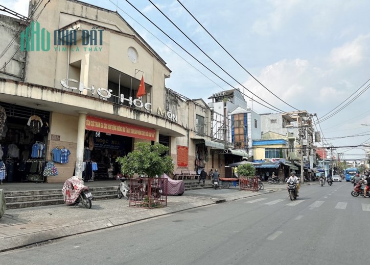 Quá RẺ DT khủng 330m2 ngang 11m Quang Trung 3 tầng KD đa nghề gần chợ Hóc Môn 11.25 tỷ.