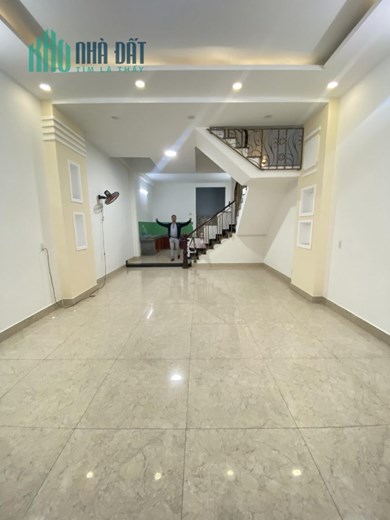 CẦN BÁN  NHÀ TĂNG NHƠN PHÚ B 110 M2  [ 5 X 22 ] 3 TẦNG 4 PN -3 WC 
Ô TÔ NGỦ TRONG NHÀ - HOÀN CÔNG
