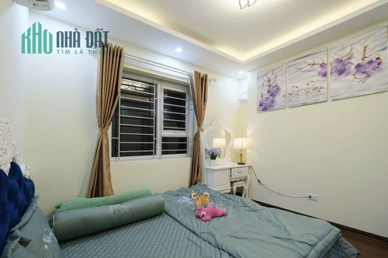 Căn hộ vip 72m2, view hồ, tầng trung, nội thất xịn , 2 ngủ ,2 wc giá 1,8ty tại Kđt Thanh Hà