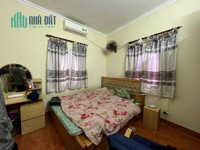 Nhà mặt phố Quan Nhân 72m, mt: 6m, ô tô tránh, kinh doanh sầm uất