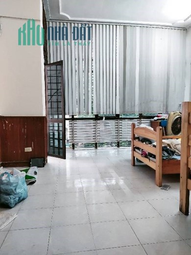 Bán nhà Tây Sơn 50m x 4 tầng, mt: 4.1m, view hồ, ô tô tránh, vủa hè