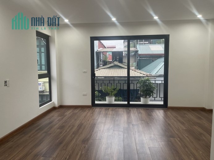 Bán nhà Hoàng Mai 35mx5T Giá 3,9Ty Thoáng, Nông, Xây Mới.