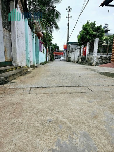 - 39m phun thổ cư, vuông vắn như bánh chưng 
- Chỉ vài trăm mét là đến trường cấp ba Chương Mỹ A và
