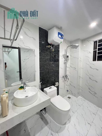 Bán nhà Tô Ngọc Vân, 75m2, 4T, 4m, ô tô, 16 tỷ, gần hồ.