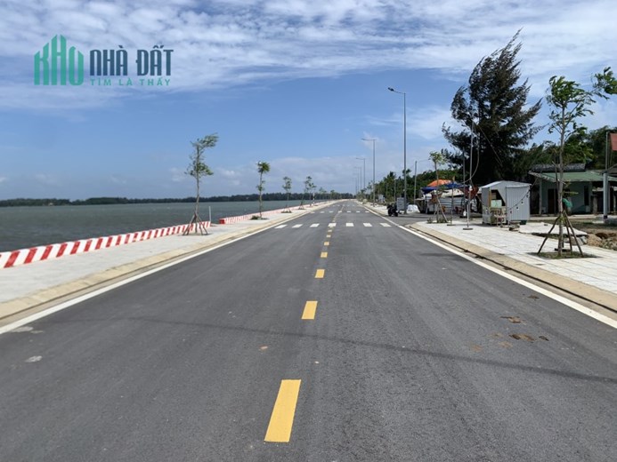 Bán đất Đức Phổ Mặt tiền View Đầm An Khê, đường nhựa 15m, giá rẻ