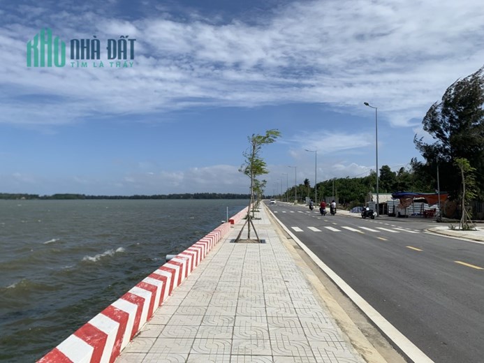 Bán đất Đức Phổ Mặt tiền View Đầm An Khê, đường nhựa 15m, giá rẻ