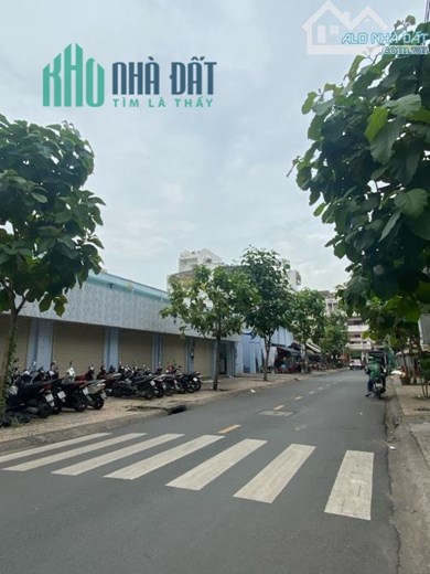 Chính chủ cần bán Tòa Nhà 61- 63  Đường Nguyễn Văn Đừng P6. Quận 5