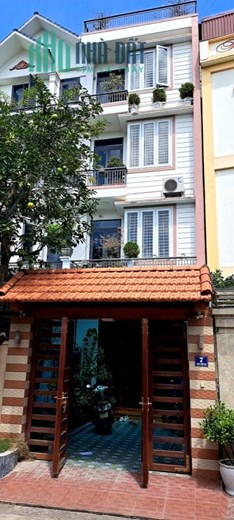 NHÀ 5 TẦNG ĐẲNG CẤP, HIỆN ĐẠI TẠI TRUNG TÂM TP.NAM ĐỊNH