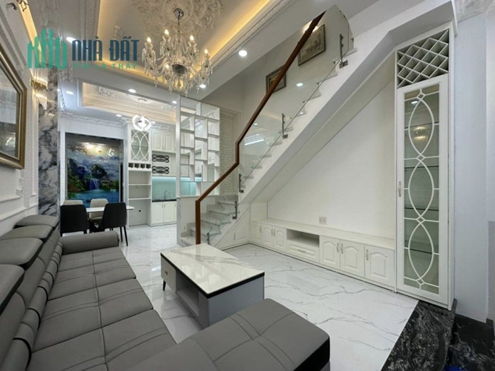 NHÀ ĐẸP QUẬN 7, GẦN LOTTE, 4 TẦNG, 90M2, ĐƯỜNG 8M, CÓ VỈA HÈ, NHỈNH 9 TỶ
