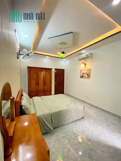 Bán nhà Nguyễn Tư Giản, 60m2, sẵn nội thất, Hẻm xe hơi 6m chỉ nhỉnh 6 tỷ có TL
