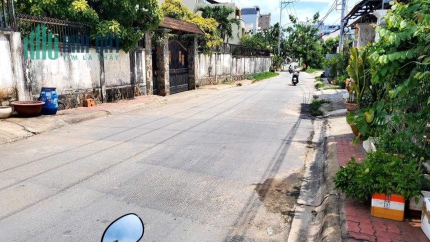 Đất mặt tiền đường 160 tăng nhơn phú A, DT 75m giá tốt