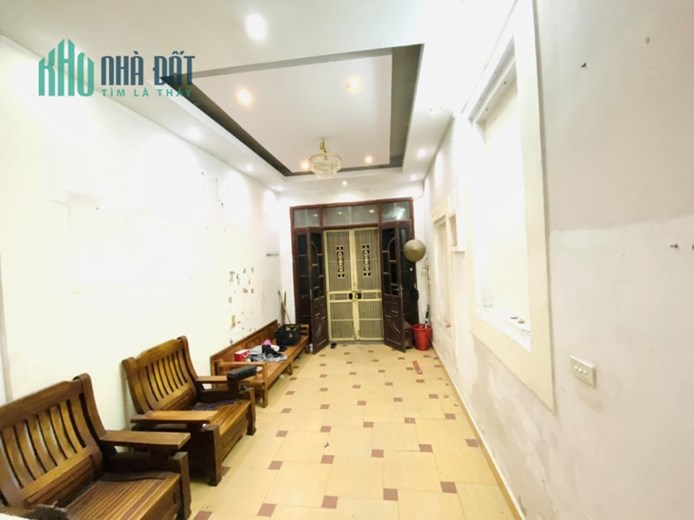 💥💥SIÊU RẺ, KIM GIANG, NHANH KO MẤT
🍀32mx 5 tầng, mt 3,6, nhỉnh 3 tỷ