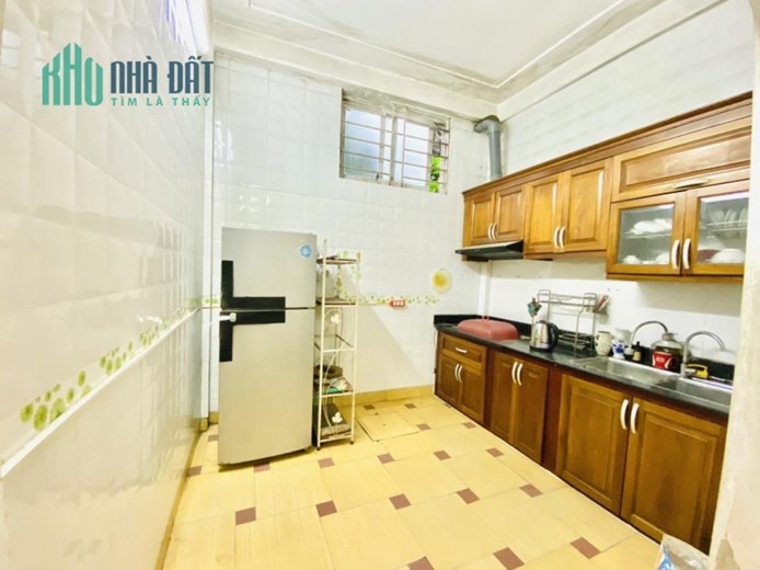 💥💥SIÊU RẺ, KIM GIANG, NHANH KO MẤT
🍀32mx 5 tầng, mt 3,6, nhỉnh 3 tỷ