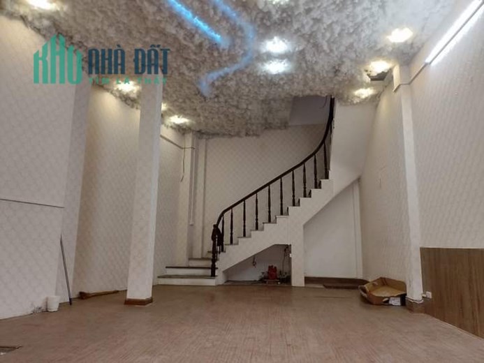 Chính Chủ Nhờ Tìm Người Thuê Nhà Riêng kinh doanh mặt phố Thái Hà, quận Đống Đa
