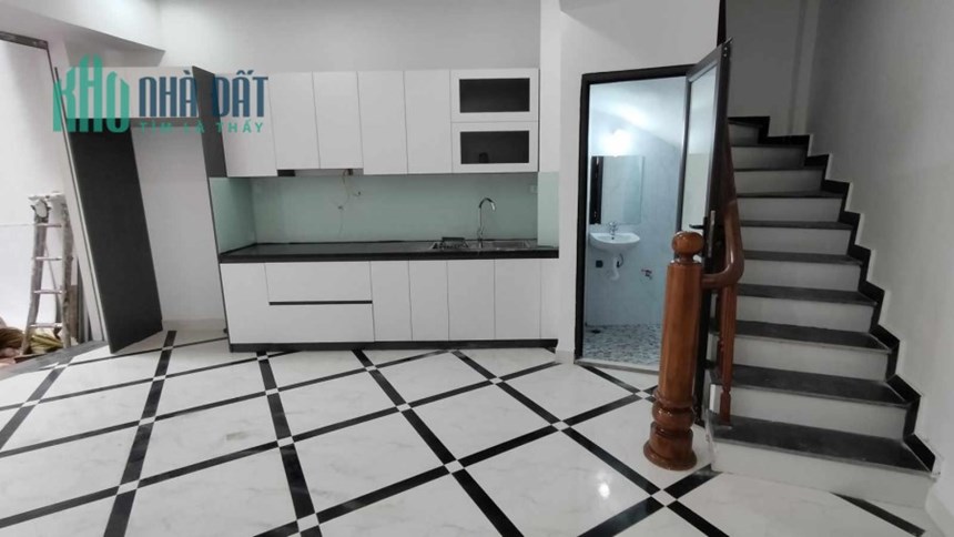 HOT! KIM GIANG, Ô TÔ, THANG MÁY, VIP

30m x 6 tầng, mt 3,6