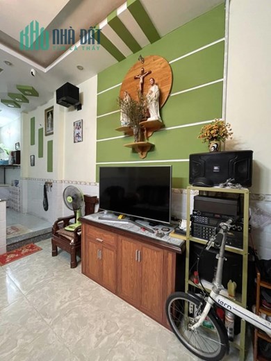Bán nhà Lê Đức Tho, 4x12, hẻm xe hơi, khu phân lô 2 tầng BTCT chỉ 4 tỷ nhỉnh