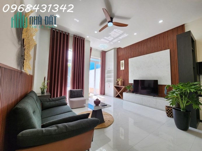 Bán nhà phố Y Wang 6x35, thiết kê hiện đại giá 3.06 tỷ