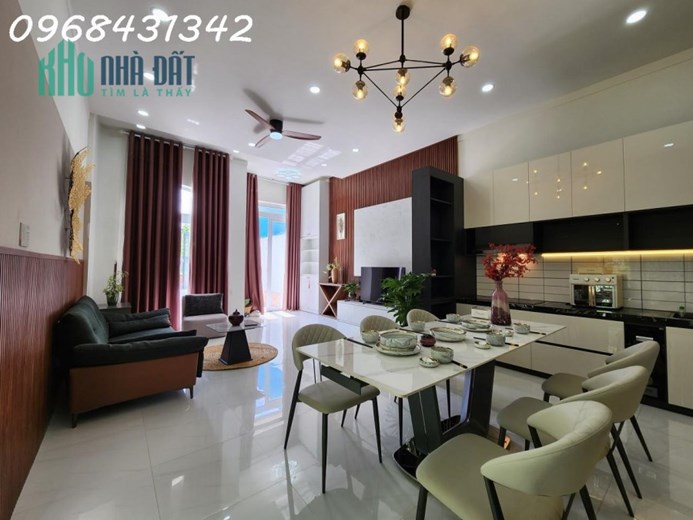 Bán nhà phố Y Wang 6x35, thiết kê hiện đại giá 3.06 tỷ
