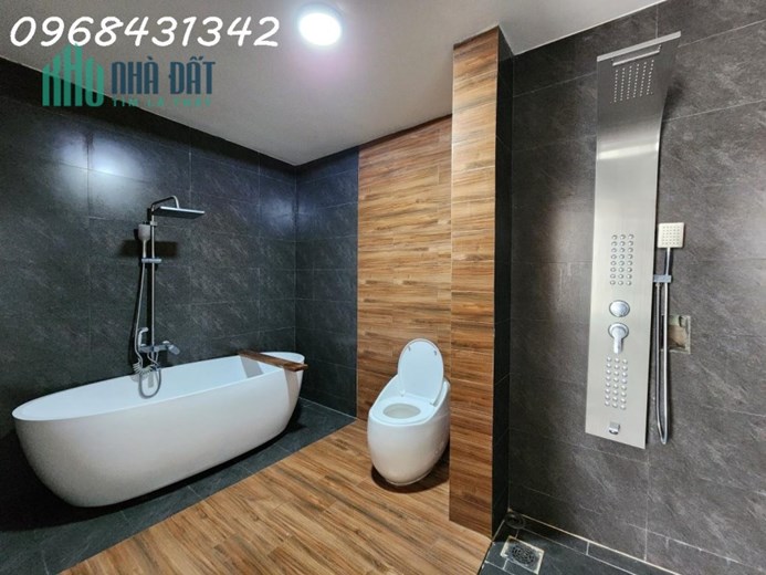 Bán nhà phố Y Wang 6x35, thiết kê hiện đại giá 3.06 tỷ