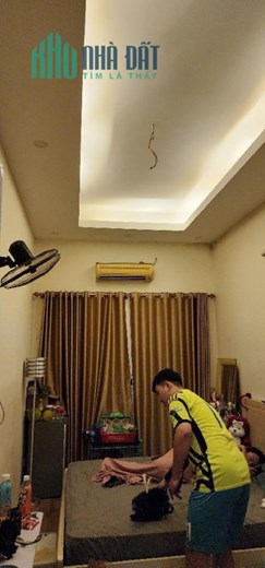Gia đình tôi bán gấp nhà phố Quan Nhân Thanh Xuân 40m2 chỉ 4,5 tỷ, sổ phân lô, OTO 20m