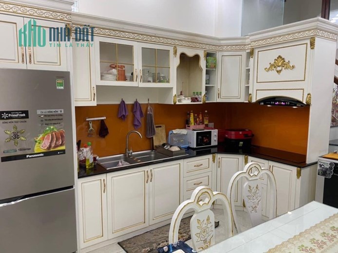Bán gấp nhà 1 trệt hai lầu đường Hoàng Hữu Nam, Tân Phú, Tp Thủ Đức