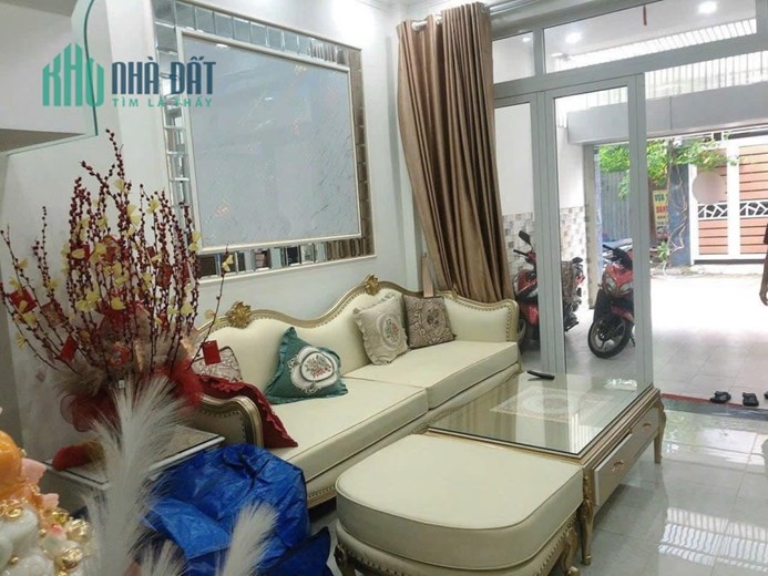 Bán gấp nhà 1 trệt hai lầu đường Hoàng Hữu Nam, Tân Phú, Tp Thủ Đức