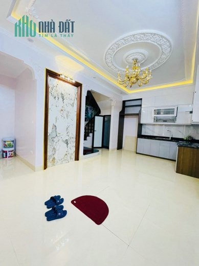 Siêu phẩm. Bán nhà phố Vương Thừa Vũ, Thanh Xuân. 40m2 x 6 Tầng. THANG MÁY. NỞ HẬU. 8 Tỷ.
