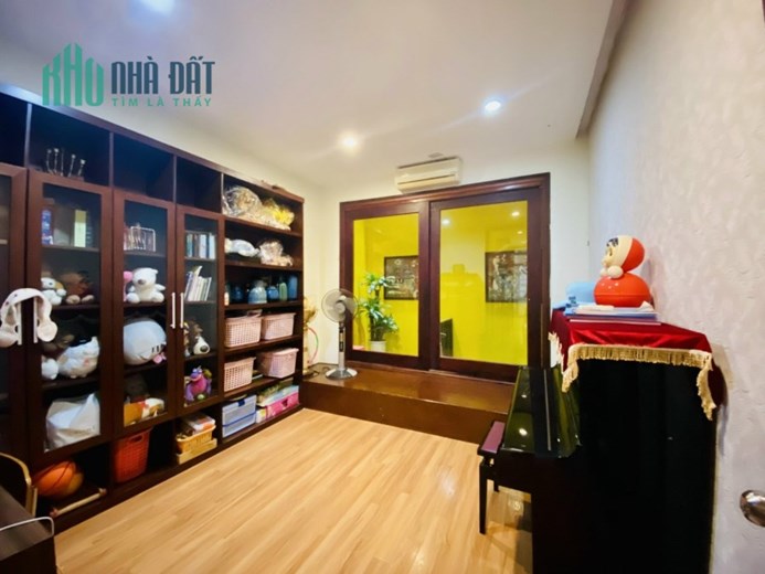 Nhà đẹp ở ngay TRUNG KÍNH - CẦU GIẤY - Ô TÔ TRÁNH - NGÕ THÔNG - HAI THOÁNG- Nhỉnh 12 TỶ