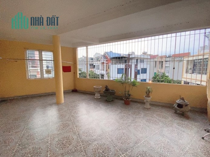 Bán nhà phố Phạm Ngọc Thạch, ngõ nông, rộng gần 3m, nhà dân xây, 55m, 3PN, 6 tỷ