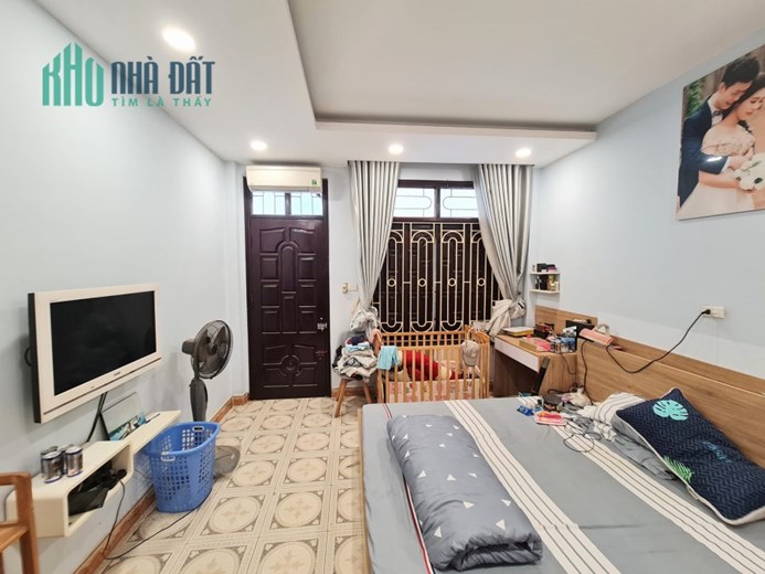 Bán nhà phố Xã Đàn, ngõ nông, rộng gần 3m, nhà dân xây, 55m, 3PN, 6 tỷ