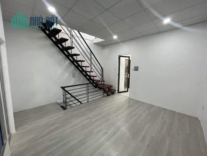 NHÀ ĐẸP CẦN BÁN KHU VỰC BẾN VÂN ĐỒN  -nhà đang cho thuê có dòng tiền -Phường 2 Quận 4