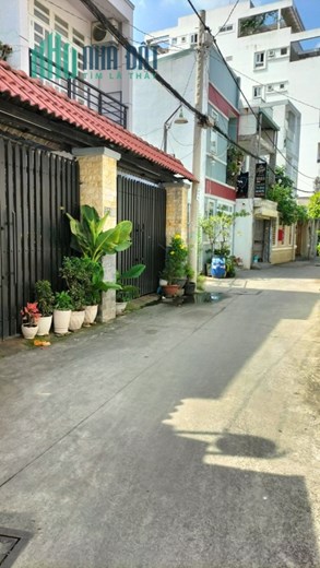 GIẢM 700TR NHÀ TĂNG NHƠN PHÚ B 110 M2  [ 5 X 22 ] 3 TẦNG 4 PN -3 WC 
Ô TÔ NGỦ TRONG NHÀ - HOÀN