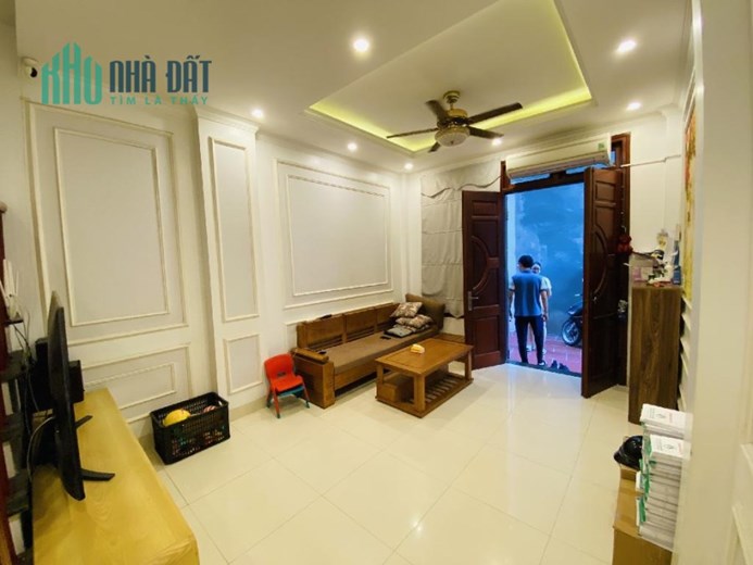 Phố Trạm 39mv  5 tầng Giá hơn 4 tỷ xíu
Long Biên-Long Biên-Hn