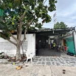 bán gấp nhà 1 lầu trên dt đất 200m2 ,đường xe hơi thoải mái. full thổ cư hoàn công