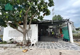 bán gấp nhà 1 lầu trên dt đất 200m2 ,đường xe hơi thoải mái. full thổ cư hoàn công