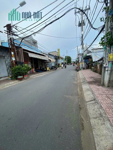 Nhà 2 Tầng, Mới Xây, Mặt Tiền Đường Kinh Doanh CHỈ CÓ 980TR không thương lượng