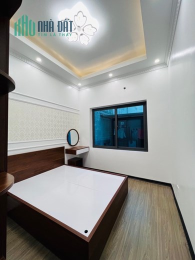 DUY NHẤT 1 CĂN, LÊ TRỌNG TẤN, VIP, SÁT Ô TÔ

35m x 5 tầng, giá 5,15 tỷ