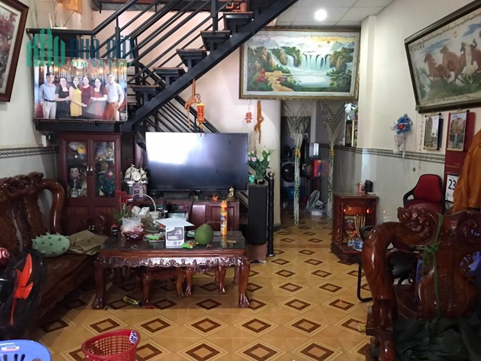 Nhà Tăng Nhơn Phú A Quận 9 cạnh Đại học tài chính Marketing giảm 1 tỷ