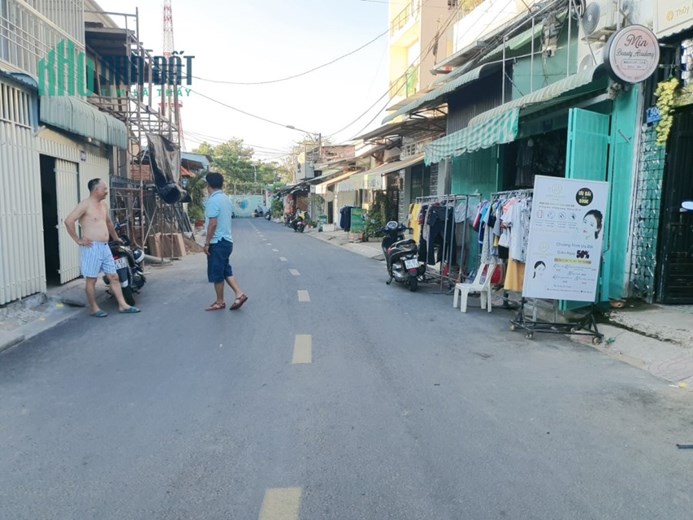Nhà Tăng Nhơn Phú A Quận 9 cạnh Đại học tài chính Marketing giảm 1 tỷ